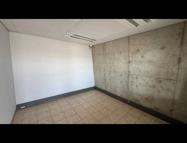 784M² WAREHOUSE TO LET IN LINBRO PARK